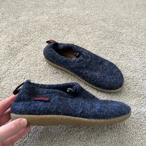 Giesswein Women’s Size 38 Vent Ultra Comfort 100% Wool Slip On Navy Slippers